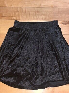 Super cute velvet skirt!
